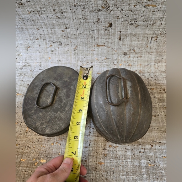 Vintage Tin Mold - Picture 6 of 7